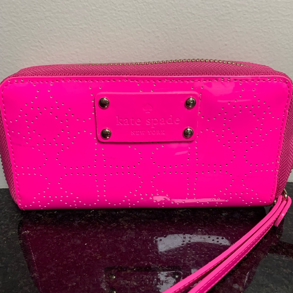 Kate spade hot pink wristlet